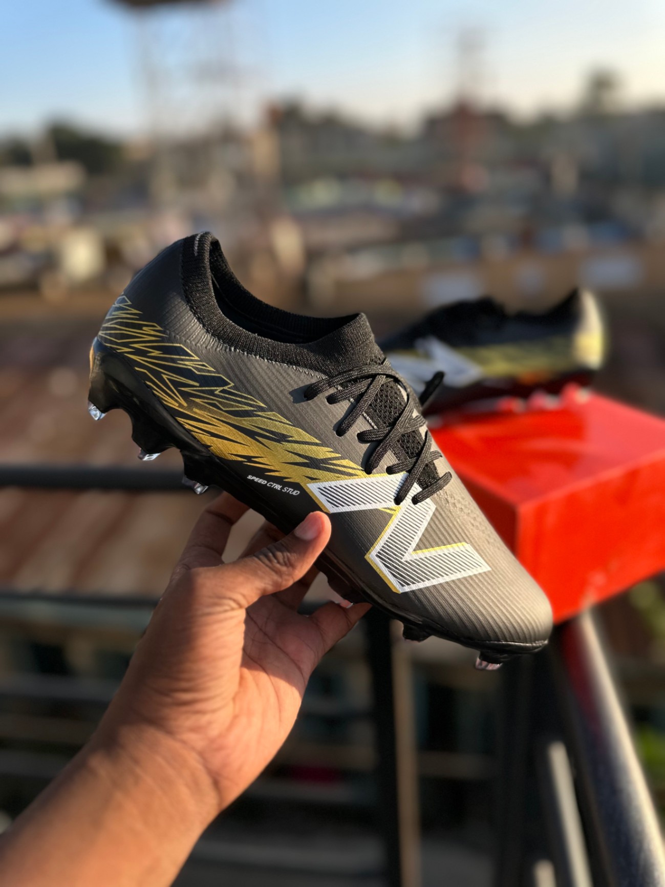 New Balance Furon V7+ Pro FG - Black/Gold