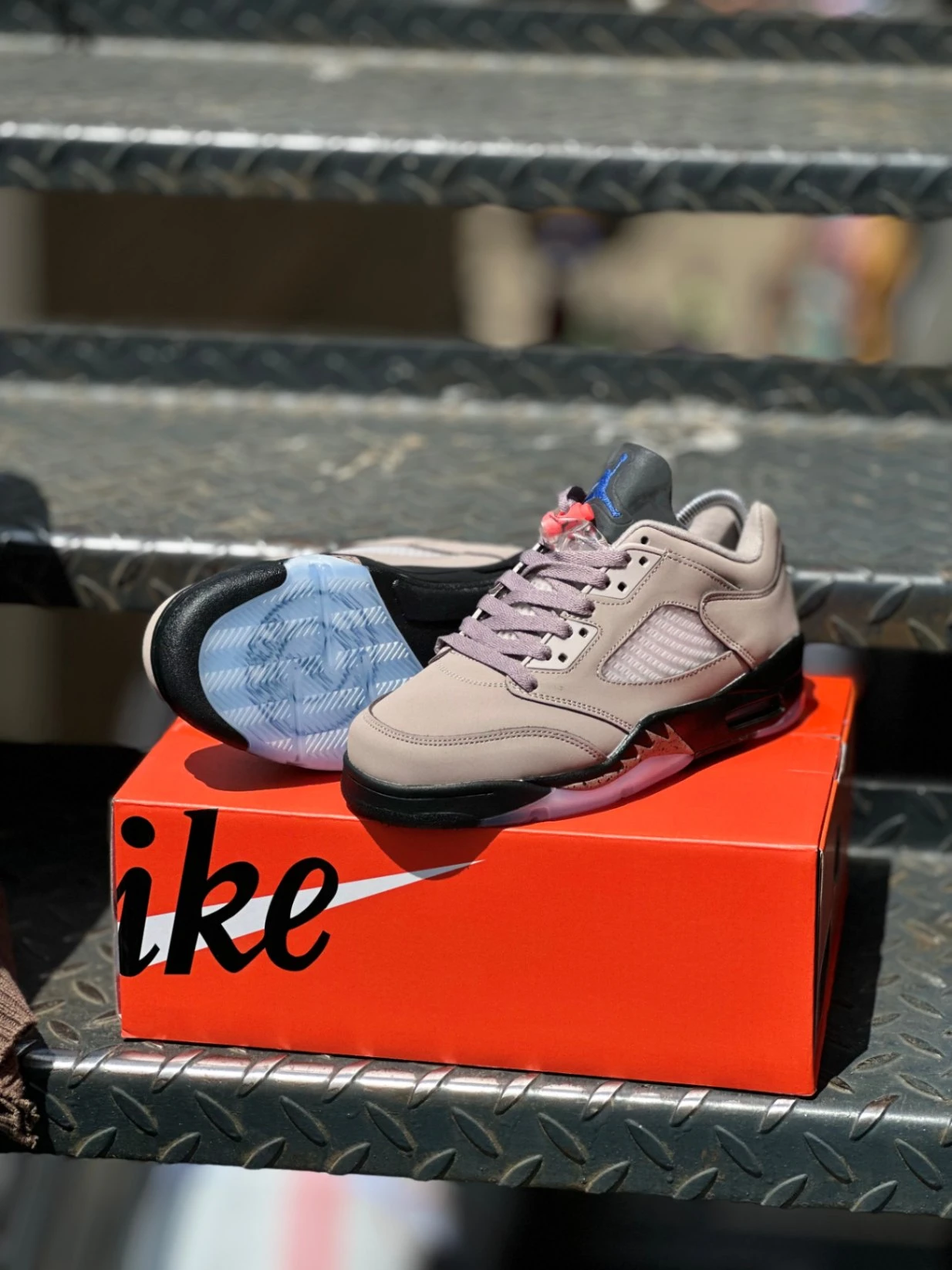 Air Jordan 5 Retro Low 'PSG' original - Detail View Kenya
