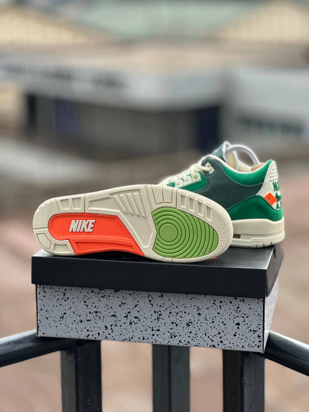 Nina Chanel Abney x Air Jordan 3 Retro OG "Bicoastal" original - Detail View Kenya