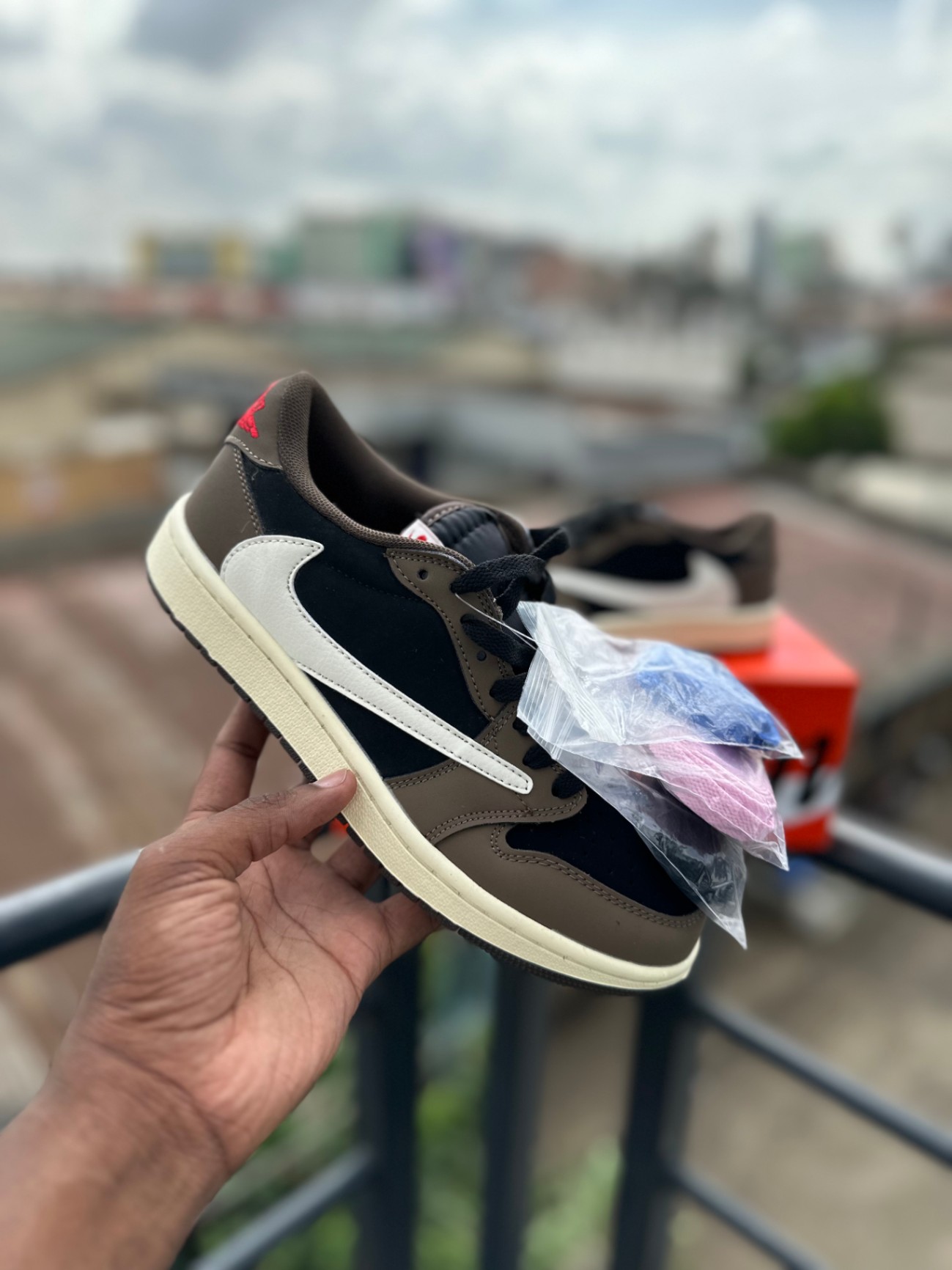 Air Jordan 1 Low OG 'Mocha' x Travis Scott