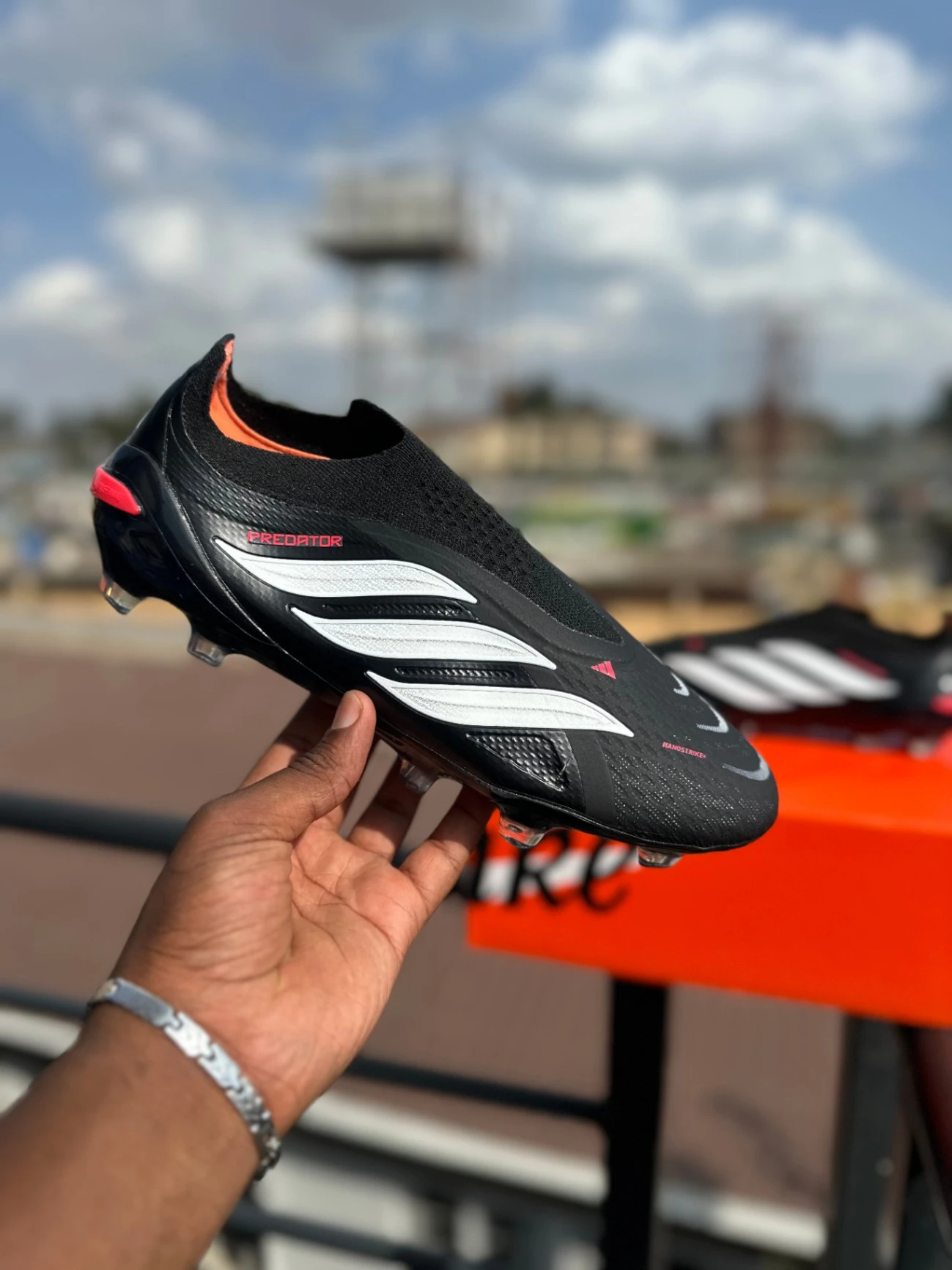 み*わ様 1度のみ着用　 PREDATOR ELITE AG 26c Adidas Predator 26 Elite Laceless FG - C Price in Kenya