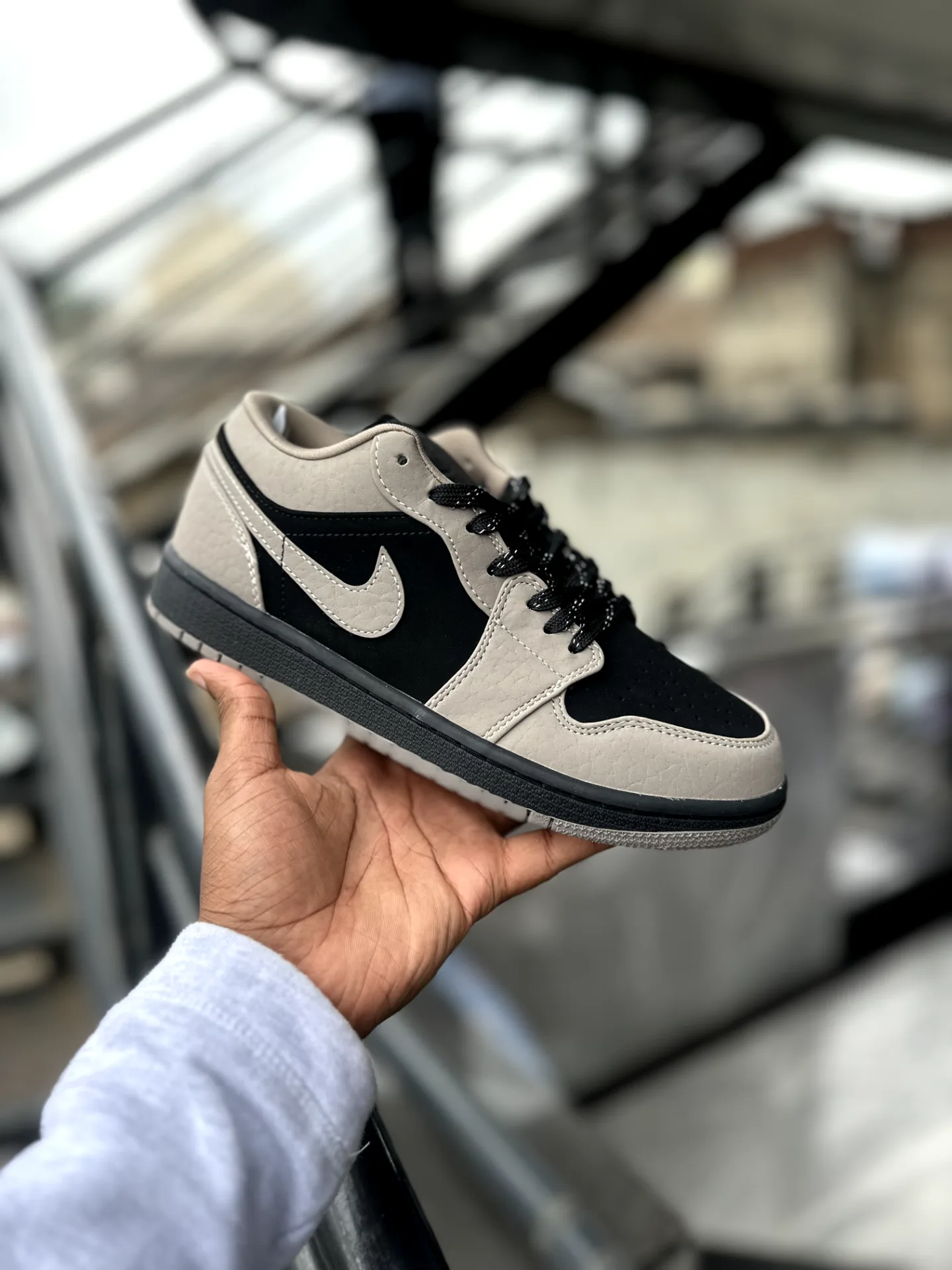 Air Jordan 1 Low - Taupe Grey