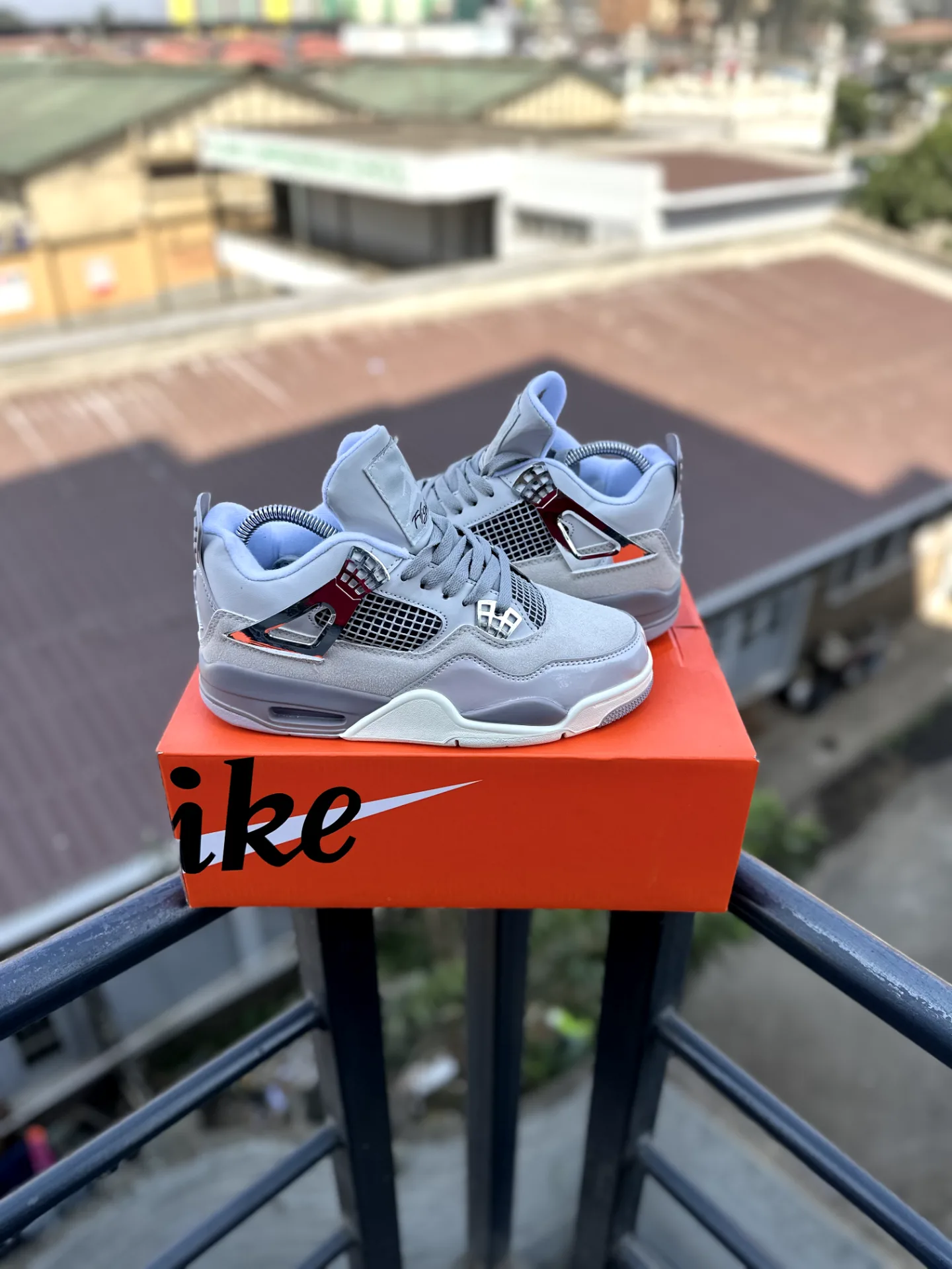 Air Jordan 4 Retro - Frozen Moments