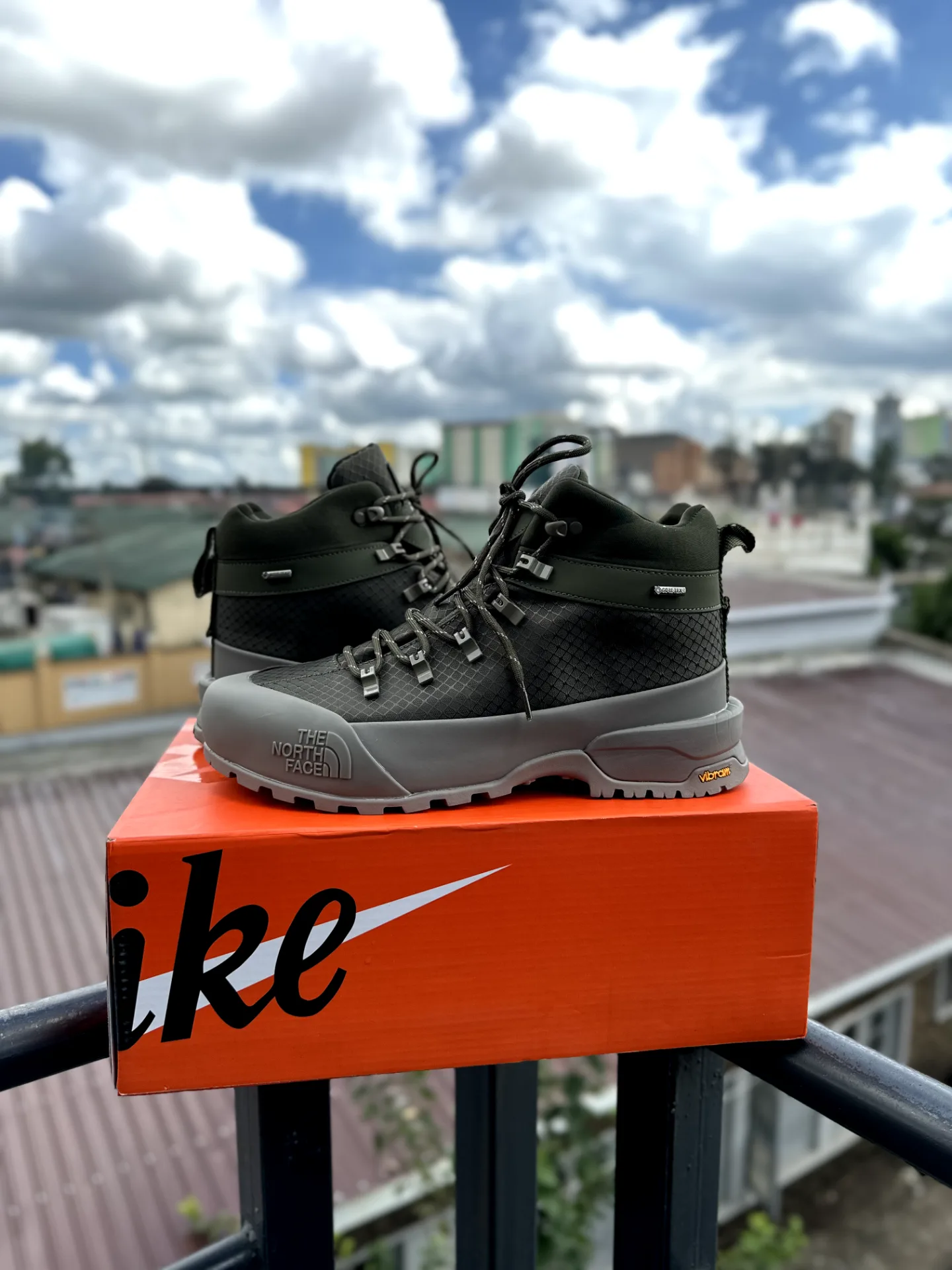 The North Face Gore-Tex "Glencoe Trail Hiking Boots Olive Green"