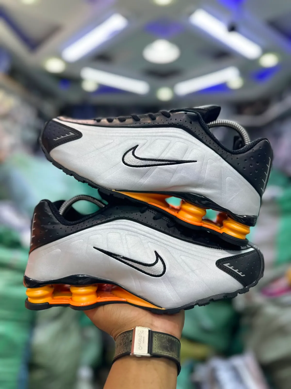 Nike Shox R4 - Metallic Silver