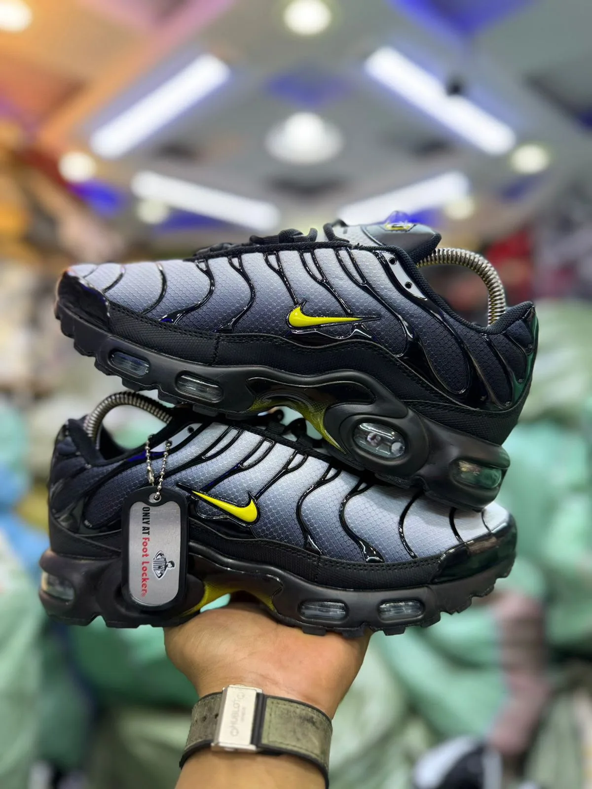 Nike Air Max Plus TN "Smoke Grey Gradient / Yellow"