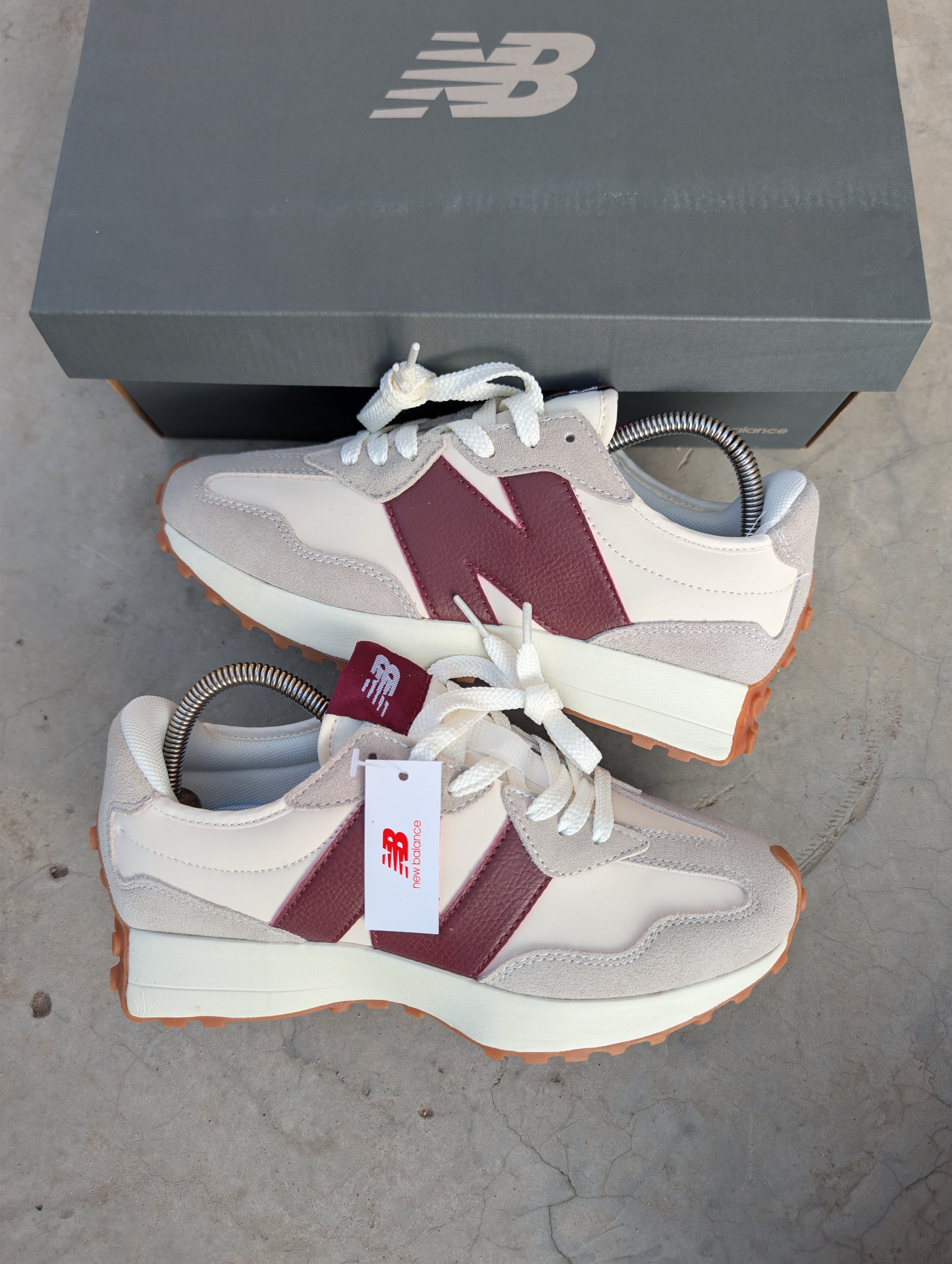 New balance 327 white Burgundy colourway - View 1