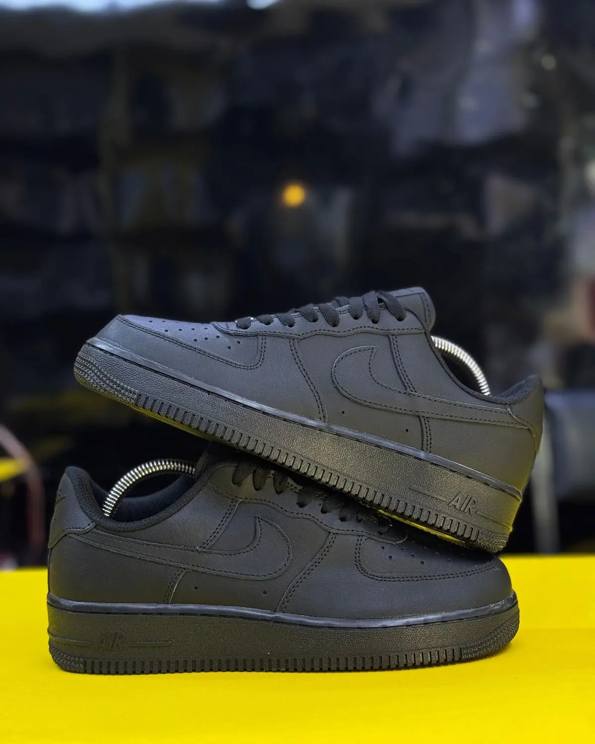 Nike airforce 1 ‘07 low - genuine leather black original - Detail View Kenya