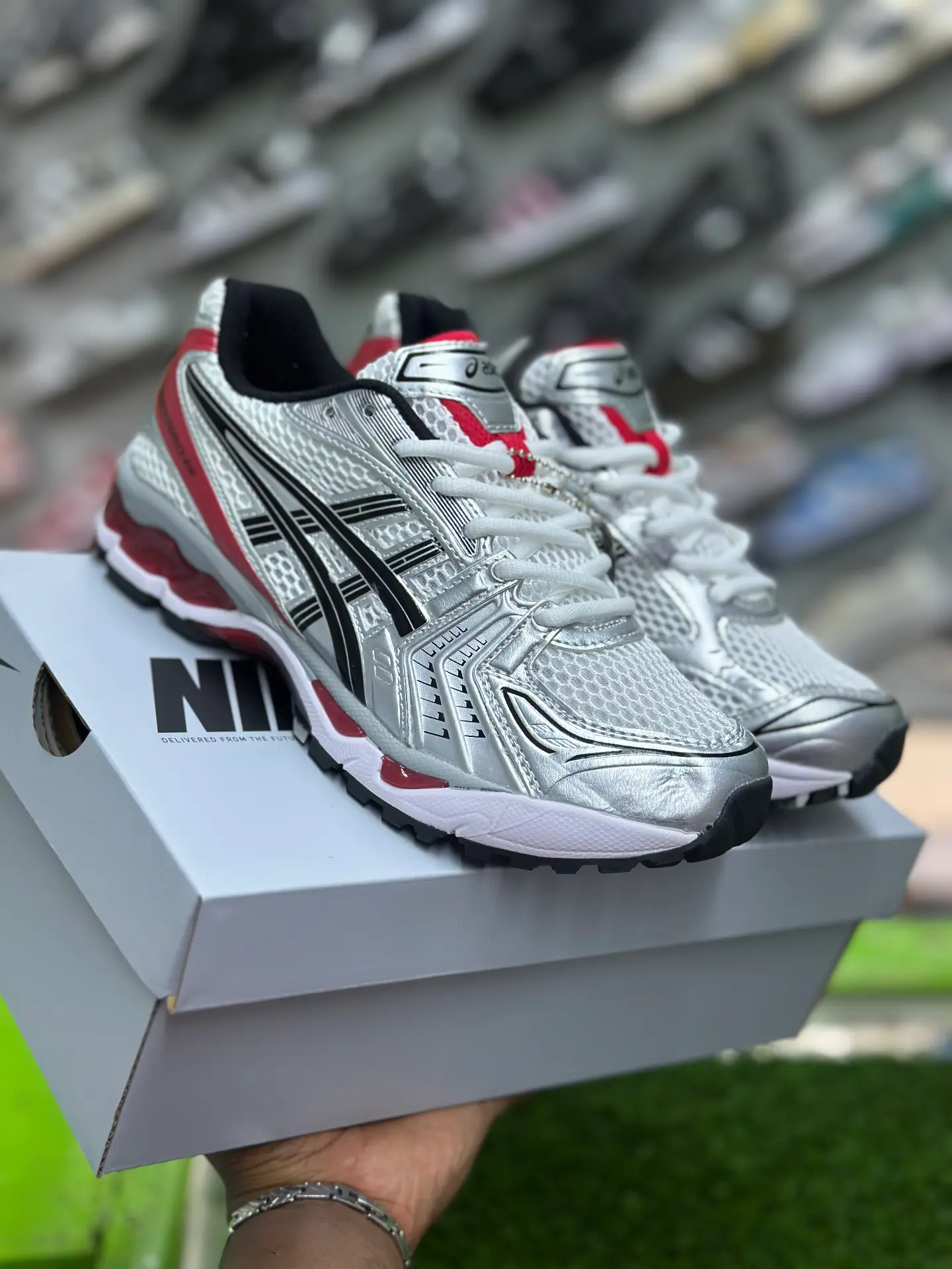 Asics Gel Kanayo 14 Classic Red original - Detail View Kenya