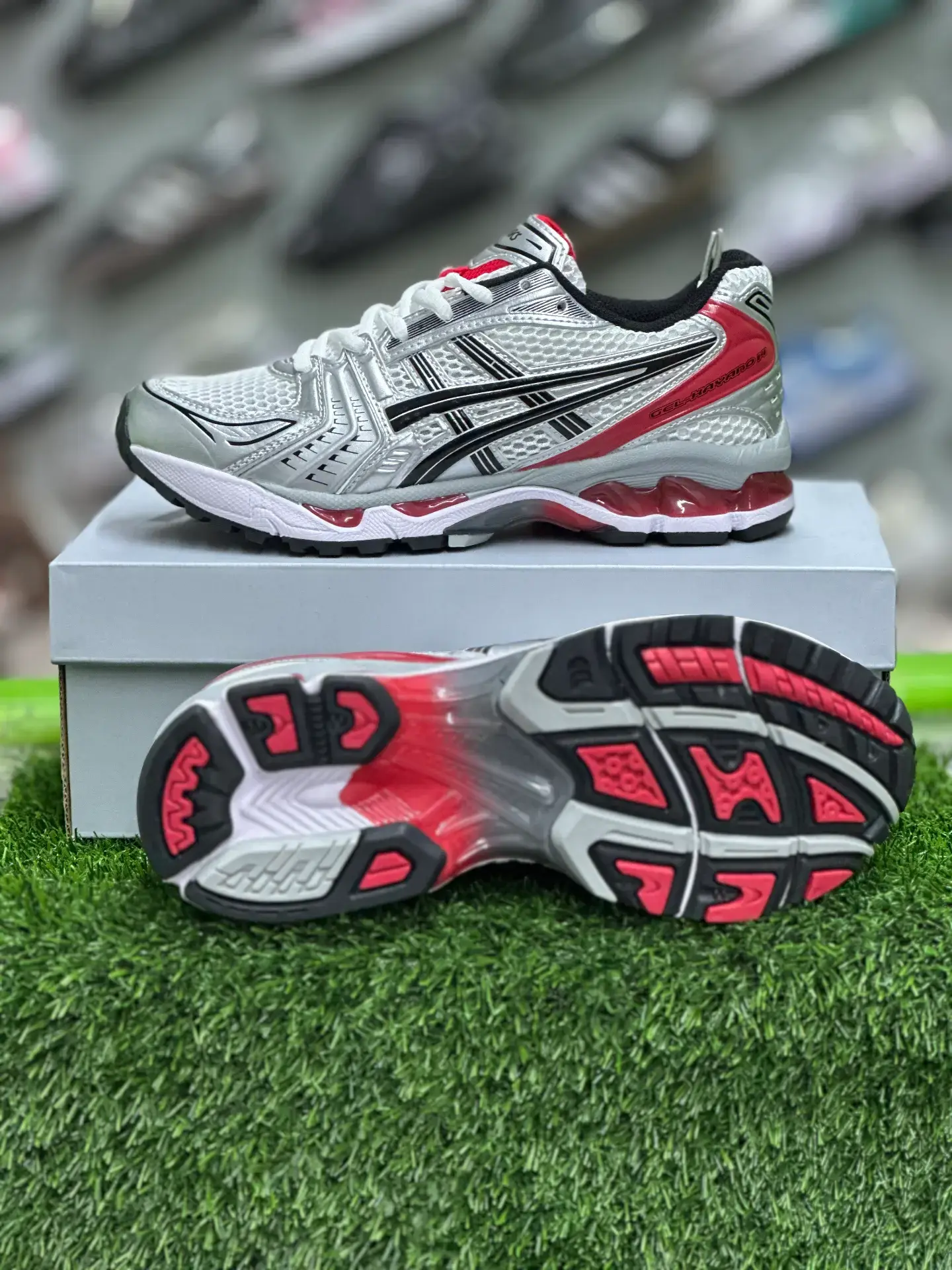 Asics Gel Kanayo 14 Classic Red original - Detail View Kenya