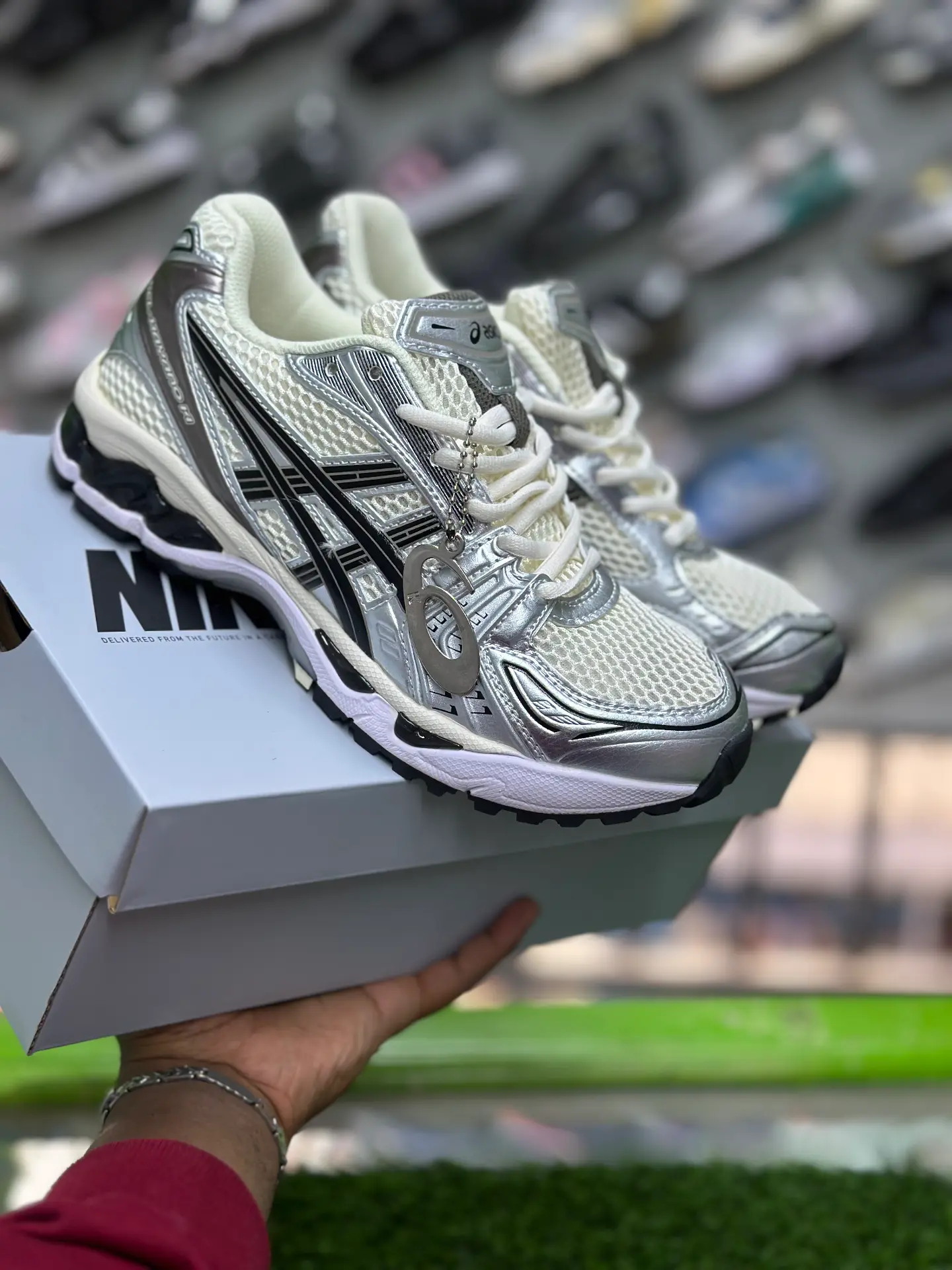 Asics Gel Kanayo 14 Graphite Grey original - Detail View Kenya