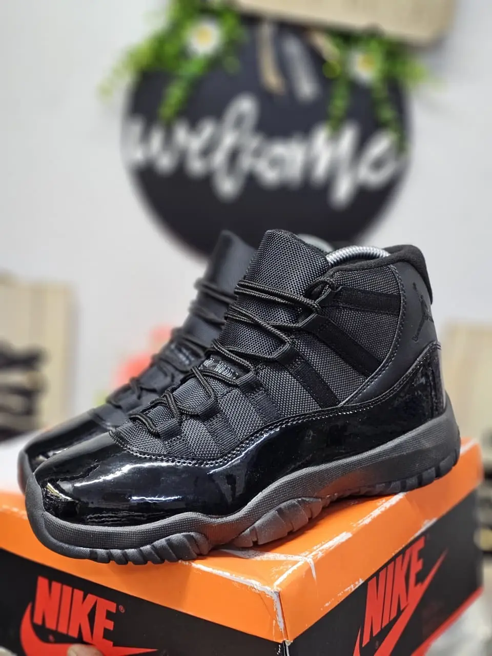 Air Jordan 11 ‘Cap and Gown’ original - Detail View Kenya
