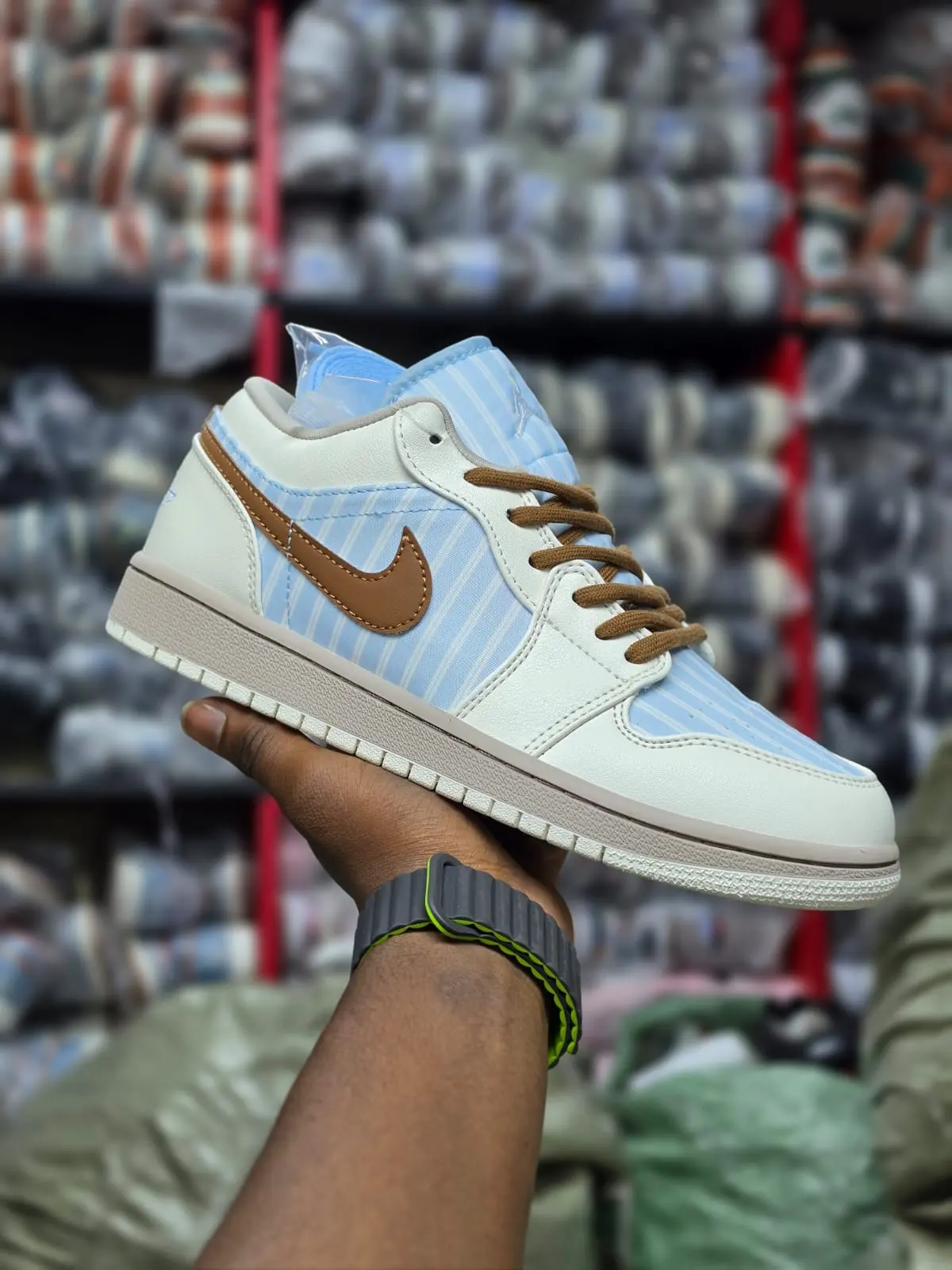 Jordan 1 Low SE "Pinstripe" Price in Kenya | 100% Authentic Jordan 1s {Low/ High}