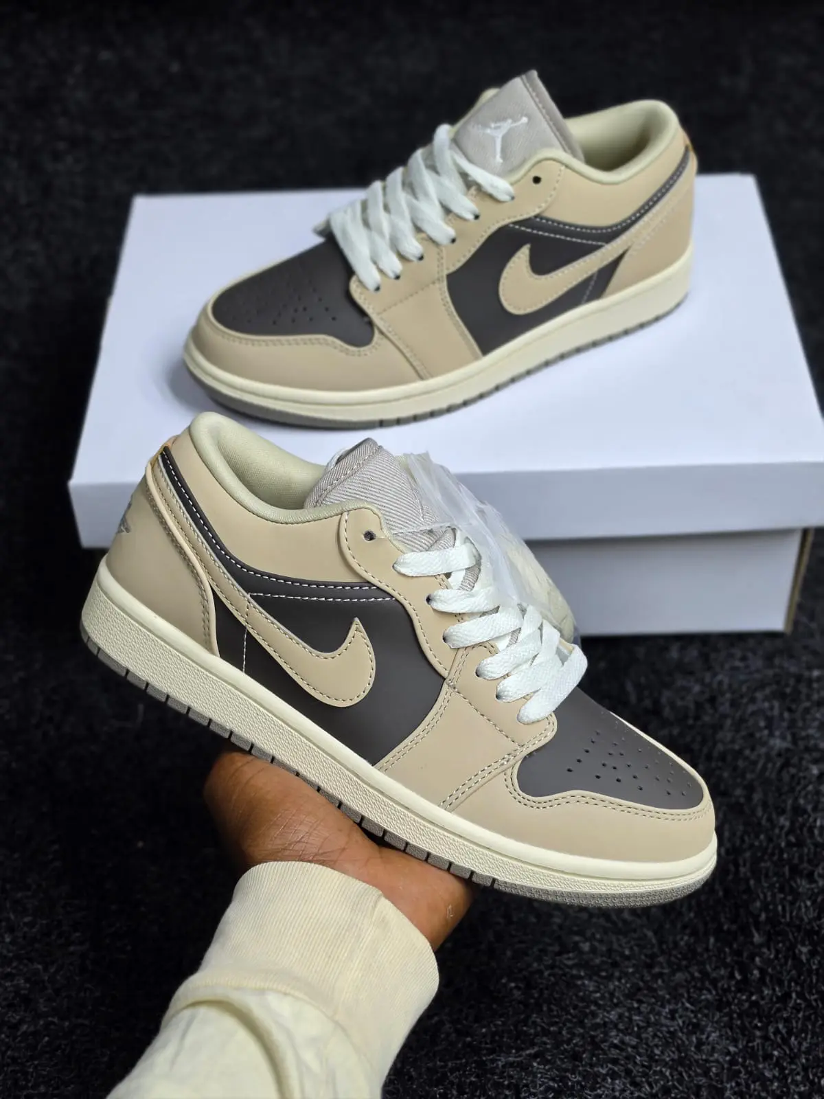 Air Jordan 1 low SE Mocha original - Detail View Kenya
