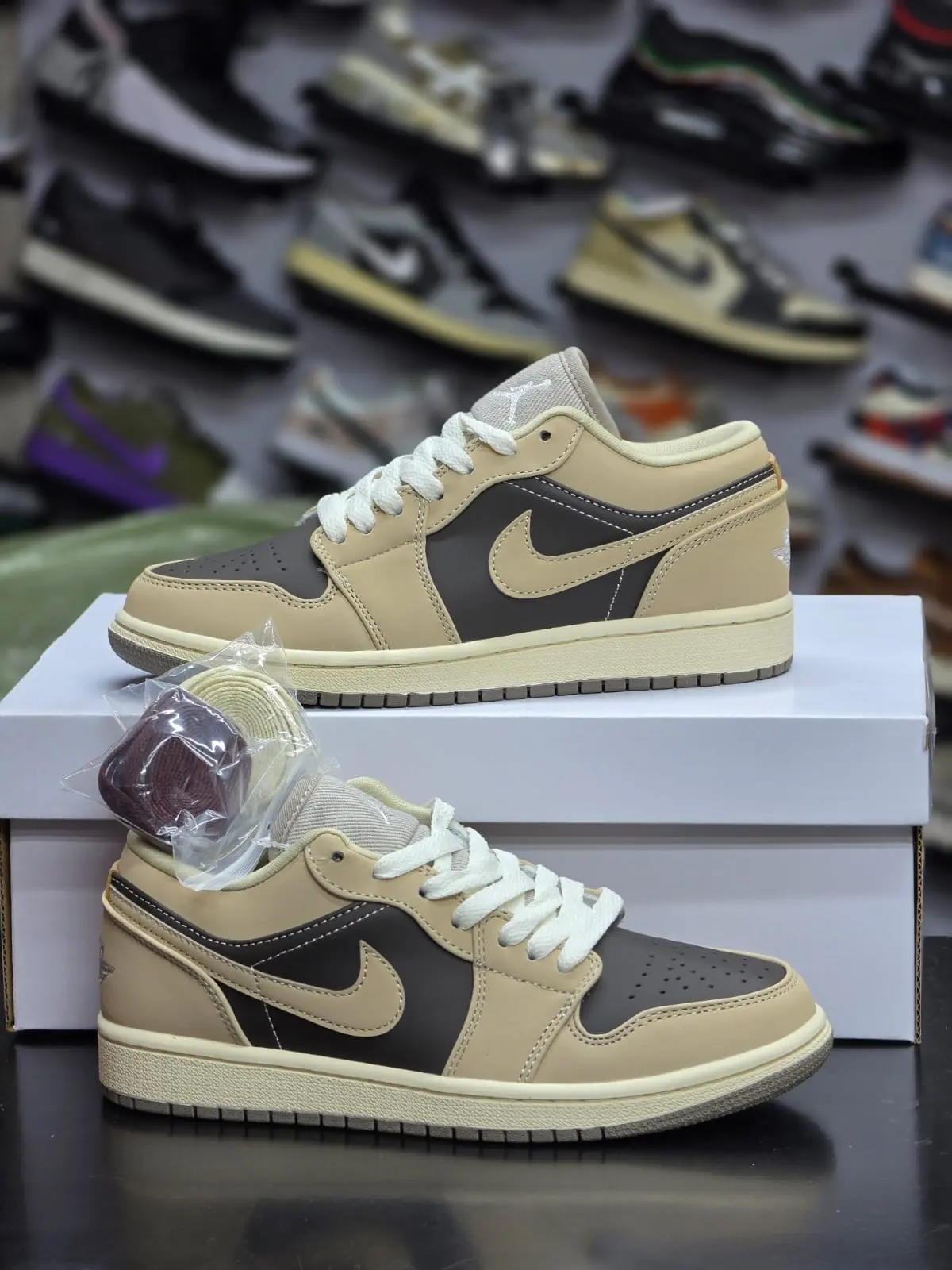 Air Jordan 1 low SE Mocha original - Detail View Kenya