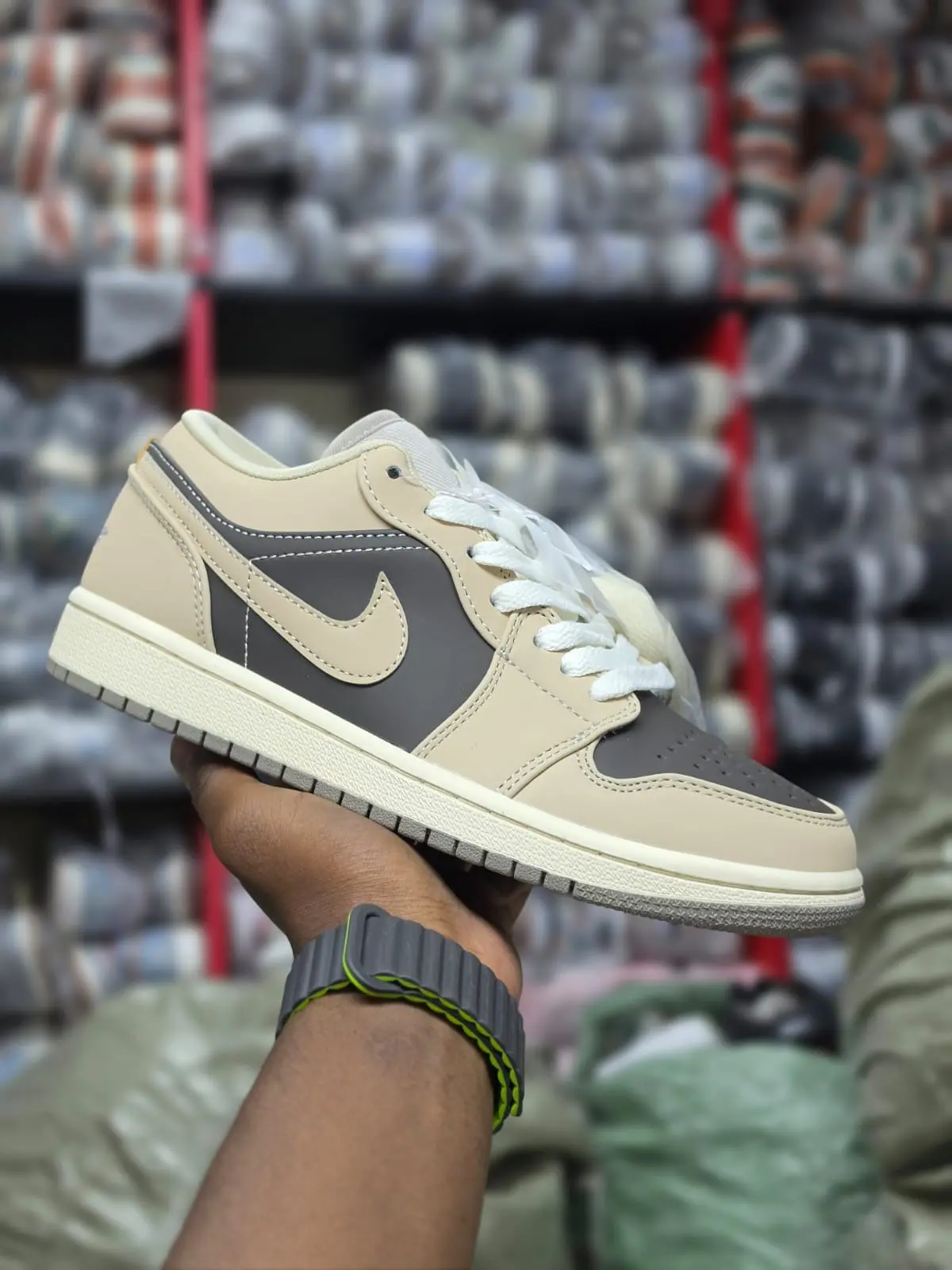 Air Jordan 1 low SE Mocha Price in Kenya | 100% Authentic Jordan 1s {Low/ High}