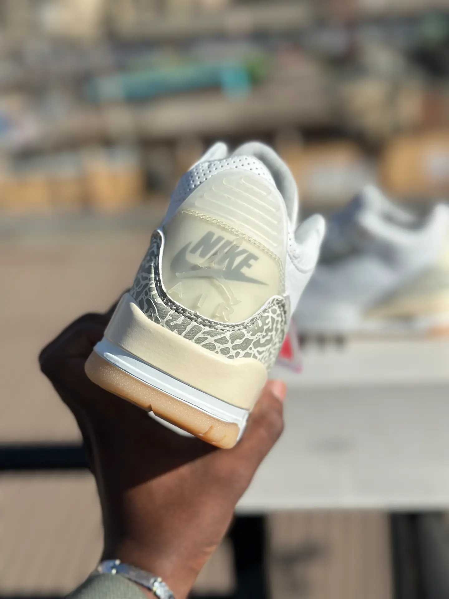 Air Jordan 3 Retro Craft "Ivory" original - Detail View Kenya
