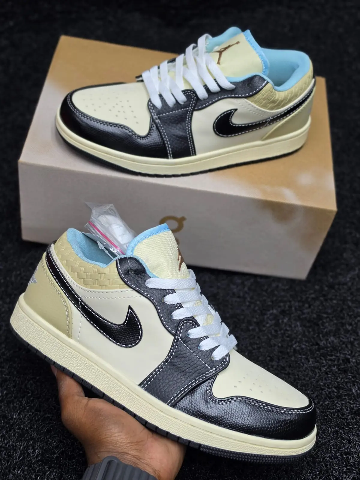 Air Jordan 1 low ‘Milk Chocolate’ original - Detail View Kenya