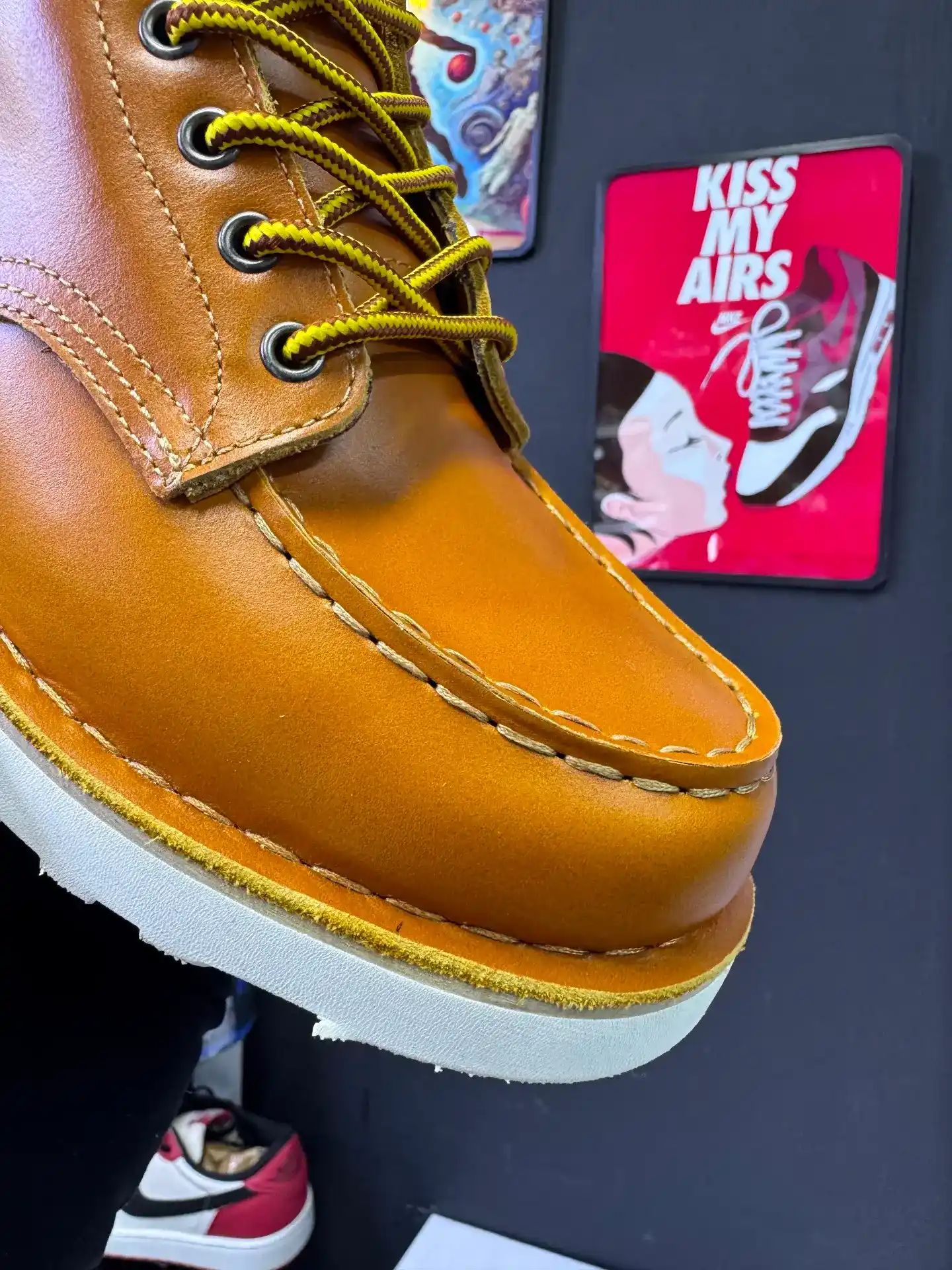 Red Wing Heritage 6-Inch Classic Moc Toe boots original - Detail View Kenya