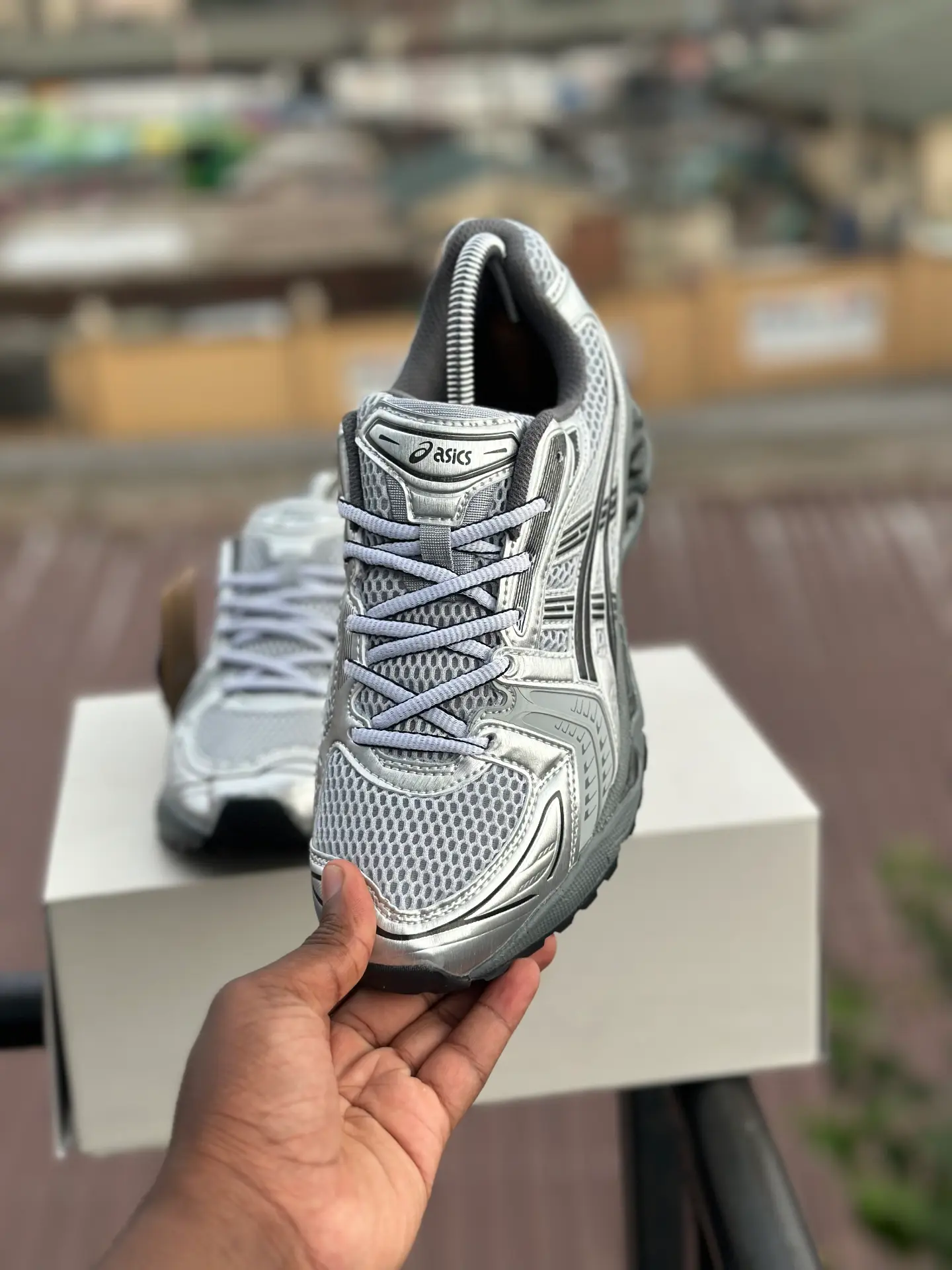 Asics Gel Kanayo 14 metallic silver grey original - Detail View Kenya