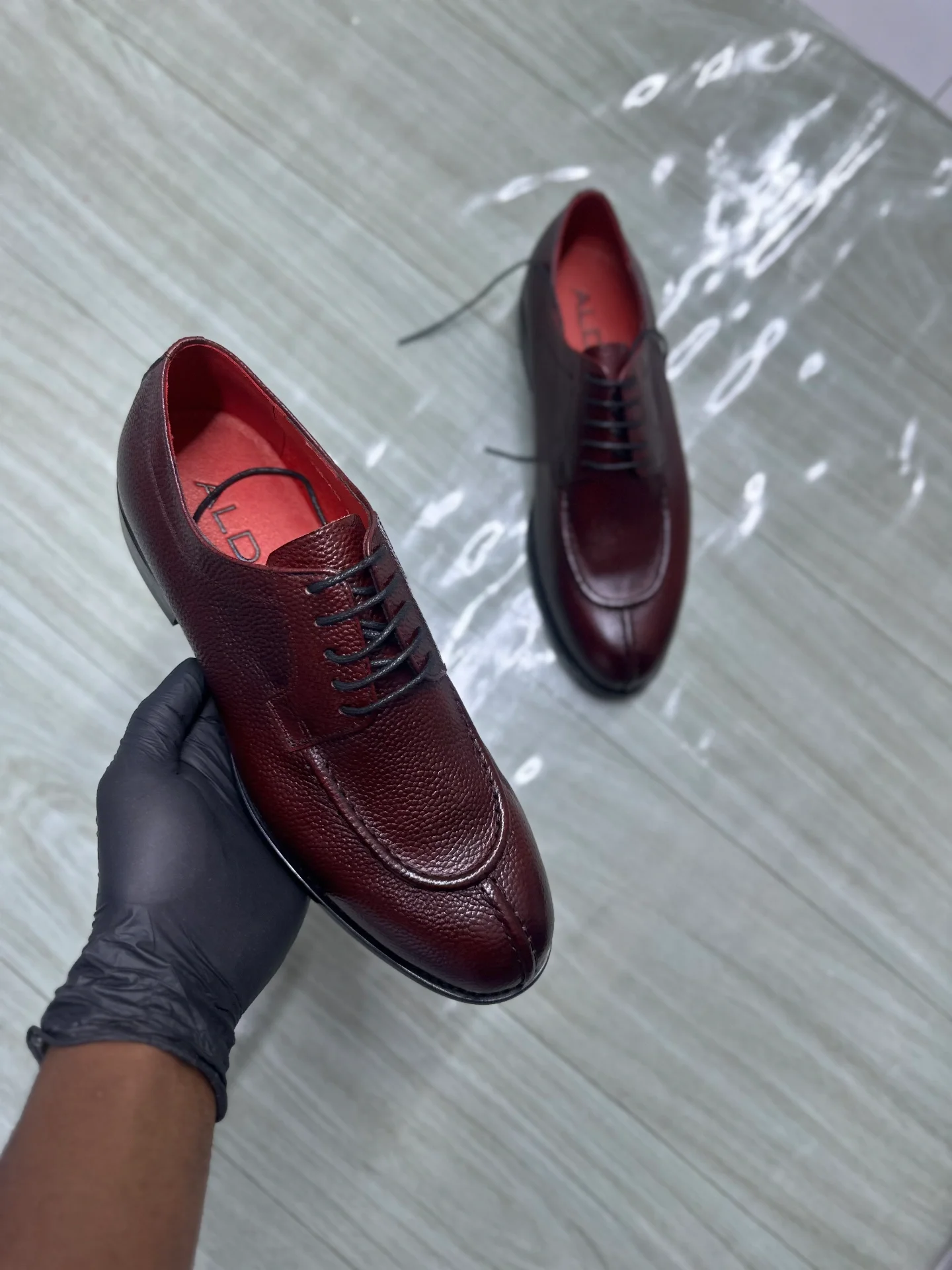 Burgundy Textured spilt-toe Derby Dress Shoes original - Detail View Kenya