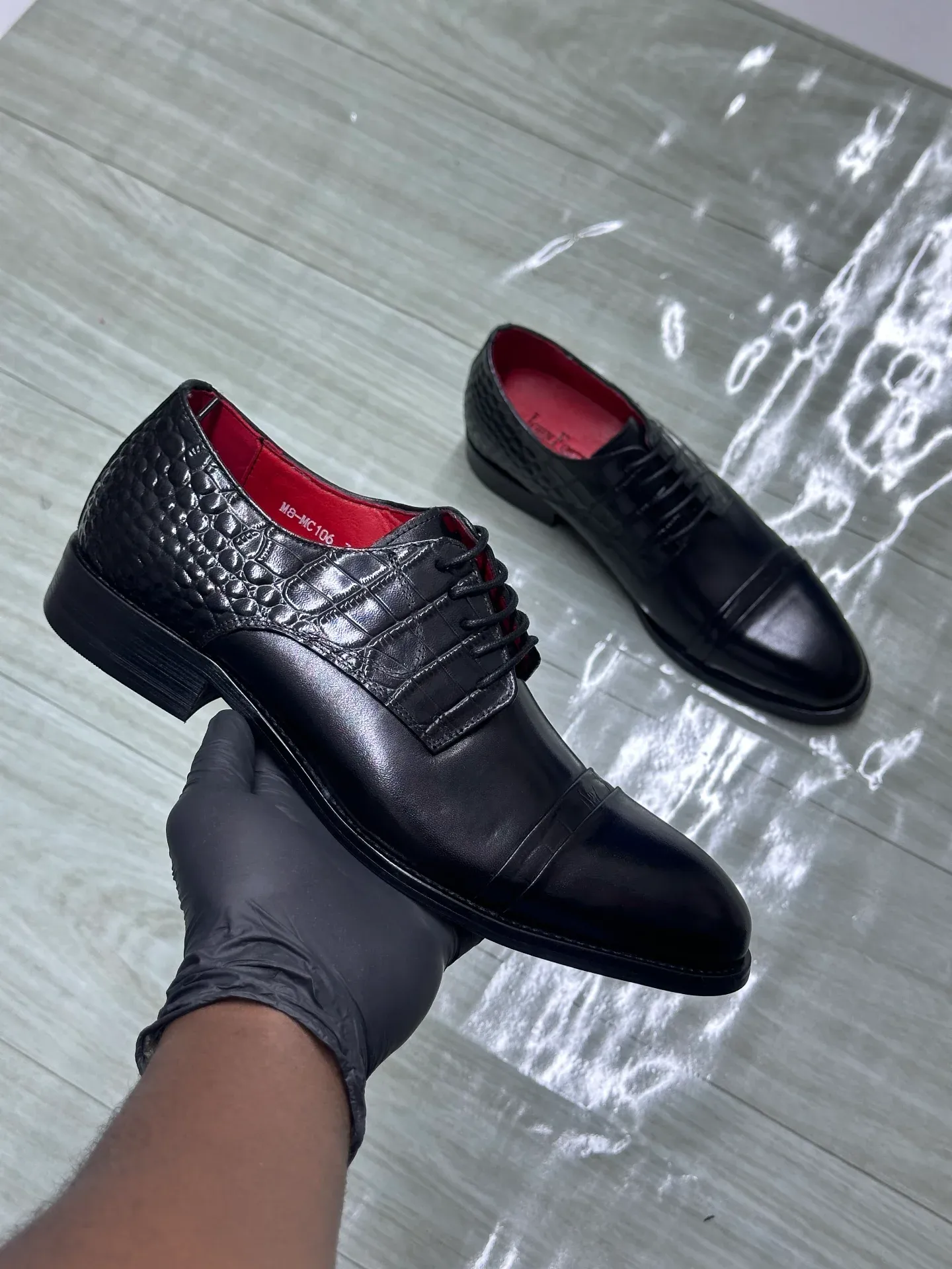 Red Bottoms Crocodile Embossed Leather upper  original - Detail View Kenya