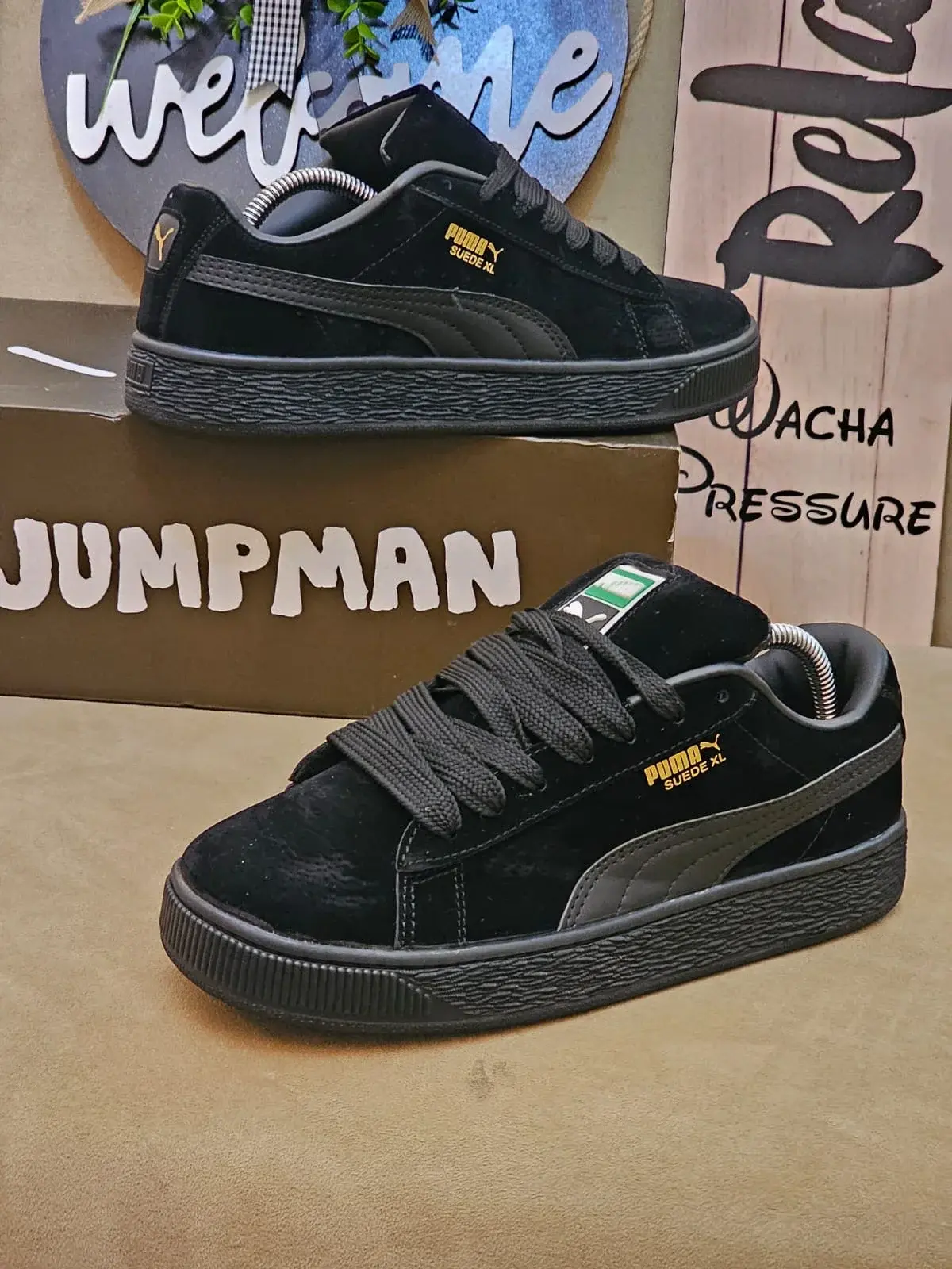 Puma Suede XL all Black - Detail View Kenya