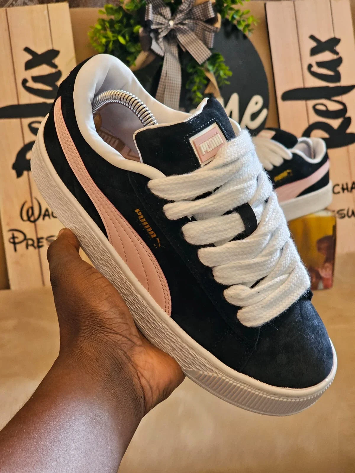 Puma Suede XL Black/pink - Detail View Kenya