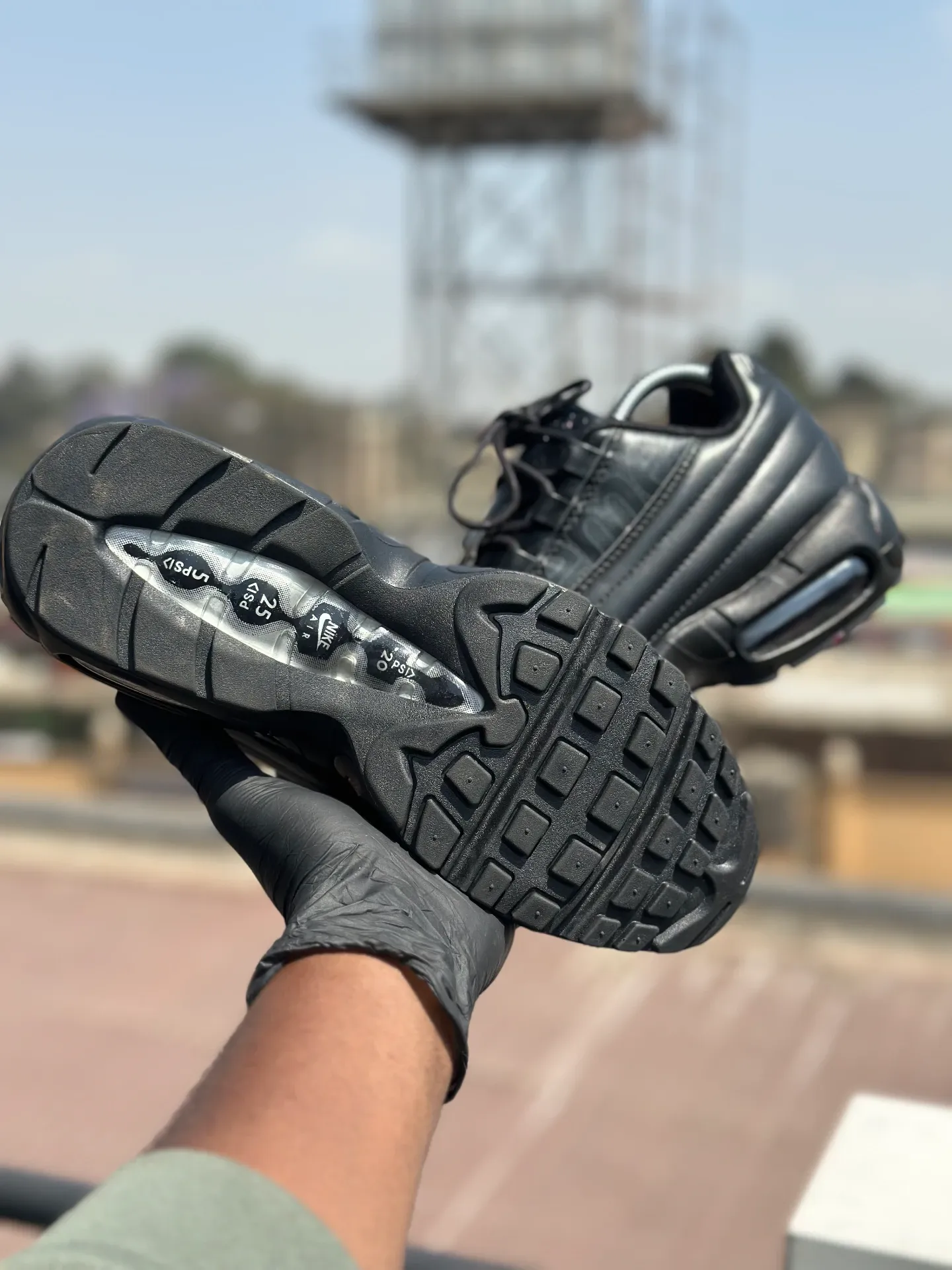 Nike x Supreme Air Max 95 Lux "Black” original - Detail View Kenya