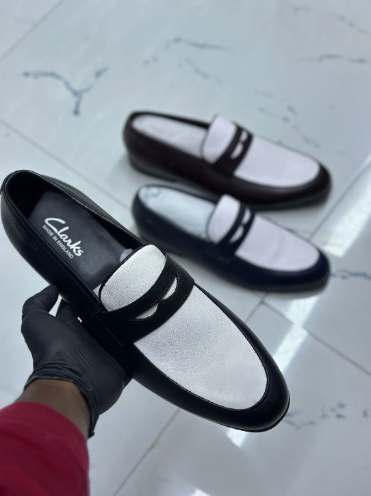 Clarks Two Tone leather Loafers (black) original - Detail View Kenya