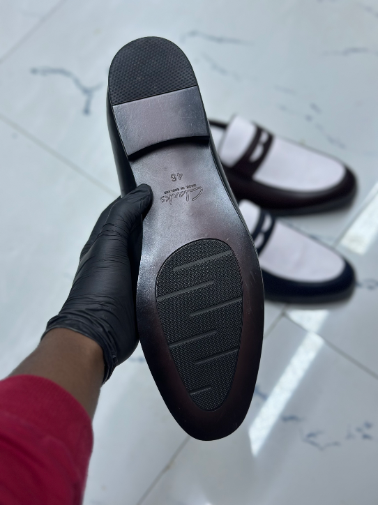 Clarks Two Tone leather Loafers (black) original - Detail View Kenya