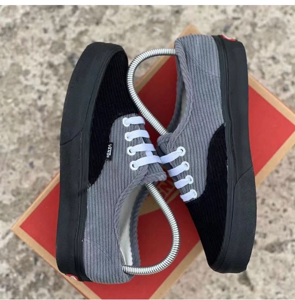 Corduroy Vans Off The Wall grey/black - Detail View Kenya