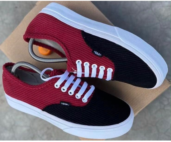 Corduroy Vans Off The Wall maroon/black - Detail View Kenya